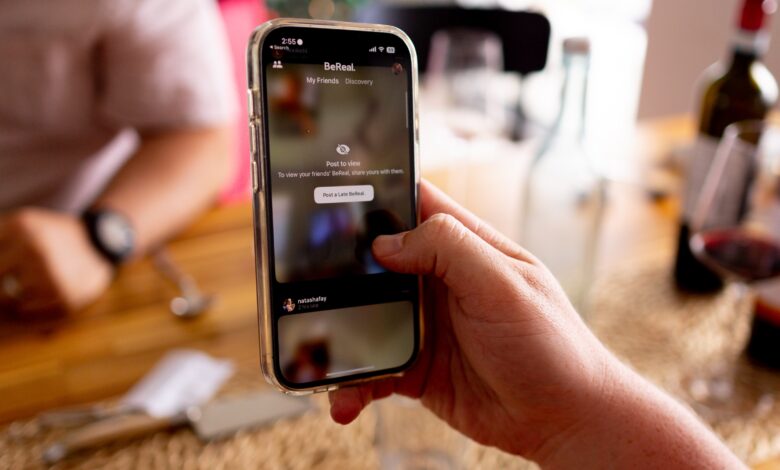 How To Overcome Social Media Challenges – Tips for Parents
