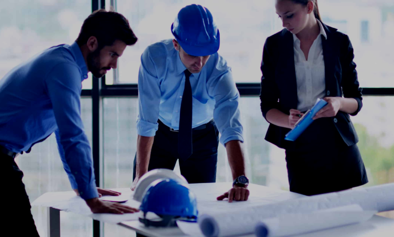 What distinguishes a superb project manager?